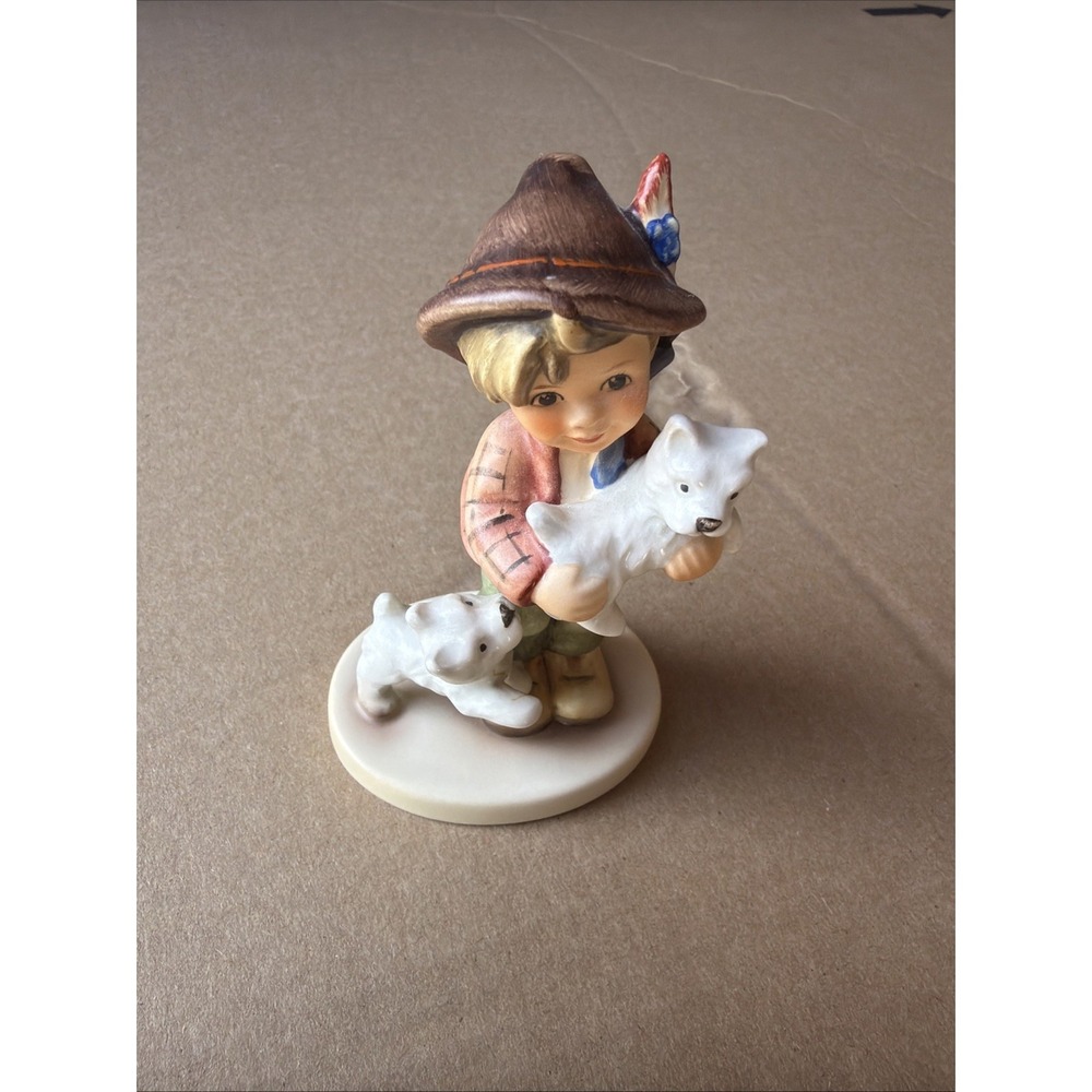 Goebel‎ 1996 Limited Edition Boy With White Puppies Figurine Germany - Picture 4 of 8